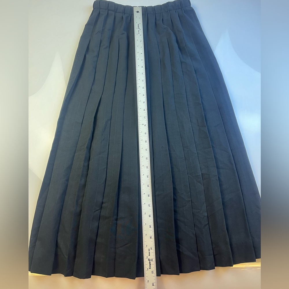 Susan Bristol Black Pleated Skirt r88-26 - Picture 2 of 5